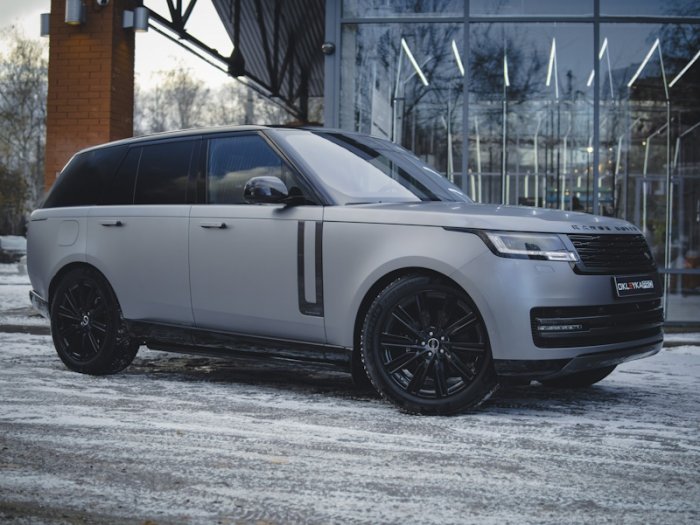 Range Rover оклейка в матовую полиуретановую пленку SunMax