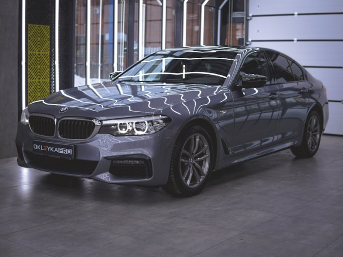 BMW 5 Series оклейка передней части, полировка, керамика, детейлинг-мойка