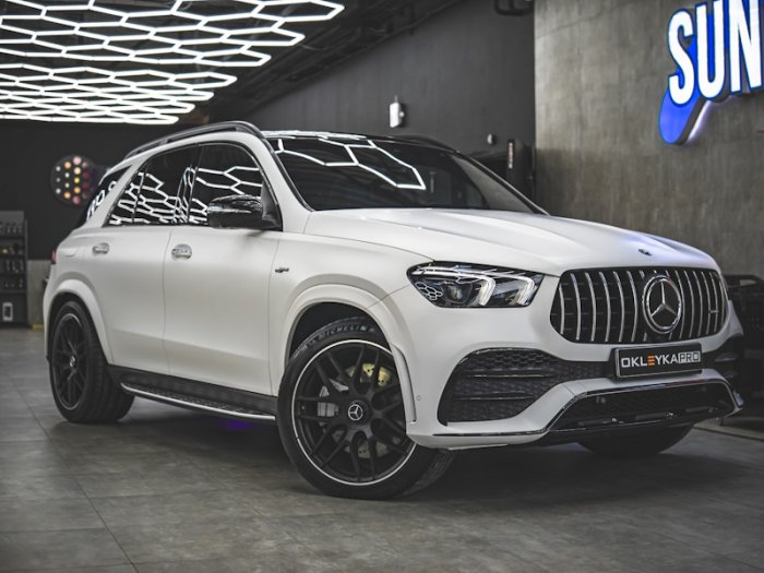 Mercedes-Benz GLE оклейка в матовый сатин и бронирование лобового стекла