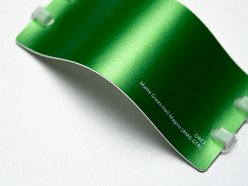 Виниловая плёнка Matte Green Hell Magno AMG GTR (Грин Хэлл Магно), ORE3, 1,52×17,5 м