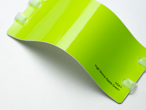 Виниловая плёнка IRISTEK High Glossy Apple Green (блестящий яблочно-зеленый), HGE3, 1,52×17,5 м