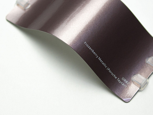 Виниловая плёнка Frozenberry Metallic Porsche Taycan (замороженная ягода), глянцевая, ORB2, 1,52×17,5 м