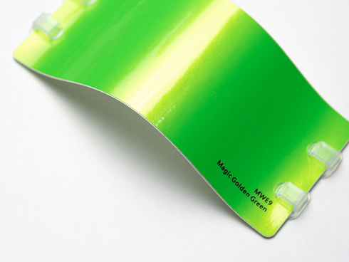 Виниловая плёнка Magic Golden Green (золотистый зеленый), MWE9, 1,52×17,5 м